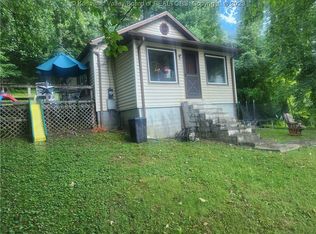 2142 Witcher Creek Rd, Belle, WV 25015