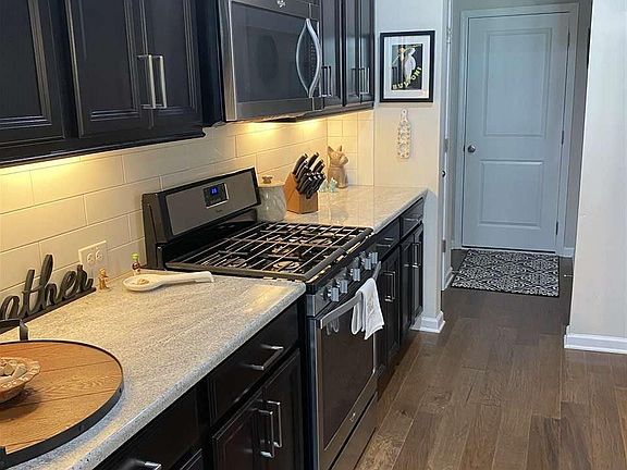 5th image of 225 Monarda Way