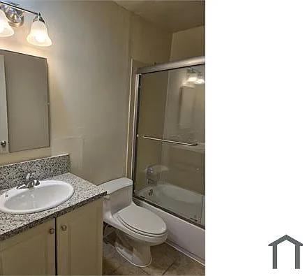 700 Richmond Ave #2 — Photo 6