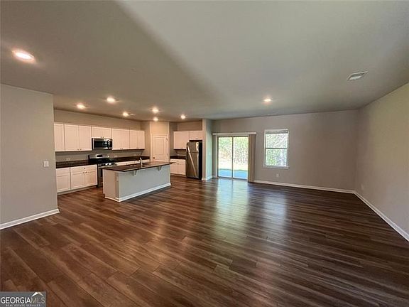 3rd image of 3148 Baylor Cir