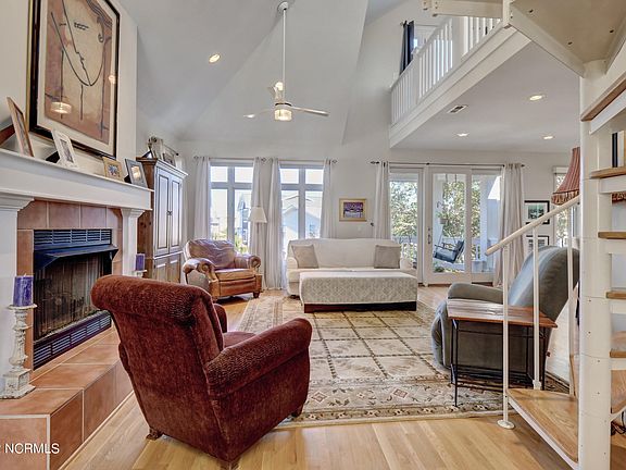 5th image of 15 Myrtle Ct