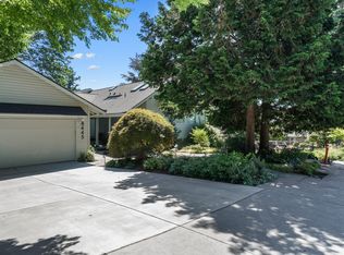 8445 SE 47th St, Mercer Island, WA 98040