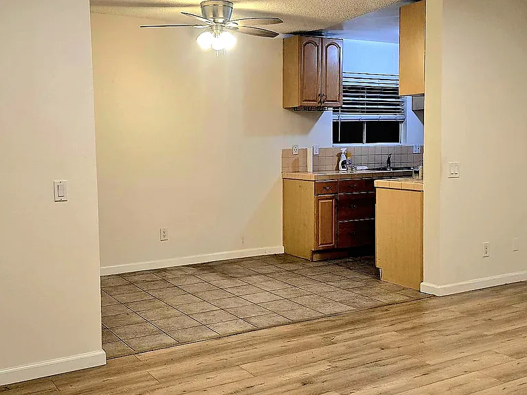 429 Lincoln Ave #4 — Photo 2