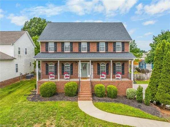 1005 Lisa Run Dr, Kernersville, NC 27284