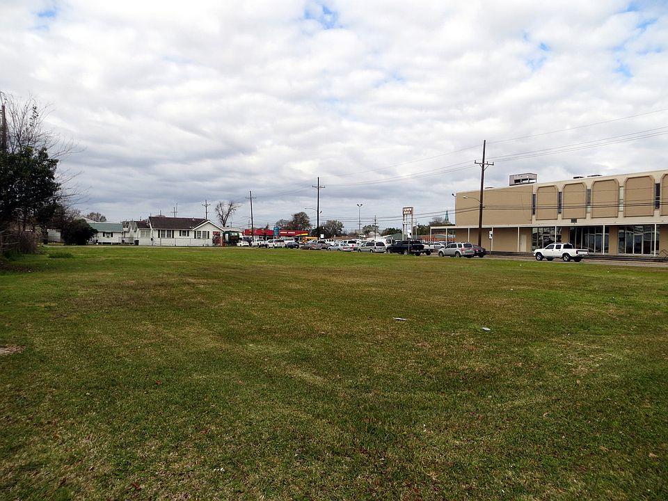 1st image of 1002 Aycock St