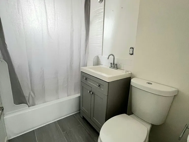 17001 Vanowen St — Photo 10