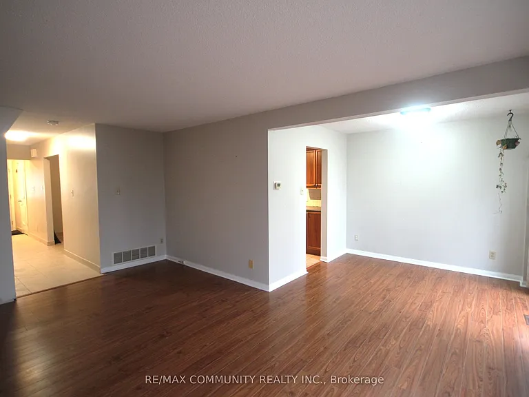 172 A Bellamy Rd N — Photo 10