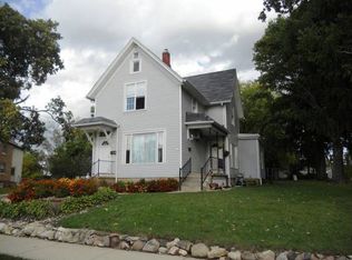 411 McClure Ave, Elgin, IL 60123