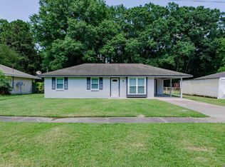 614 Cypress Dr, Baker, LA 70714