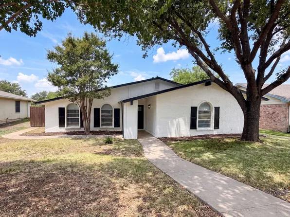 3111 Windsor Rd, Carrollton, TX 75007