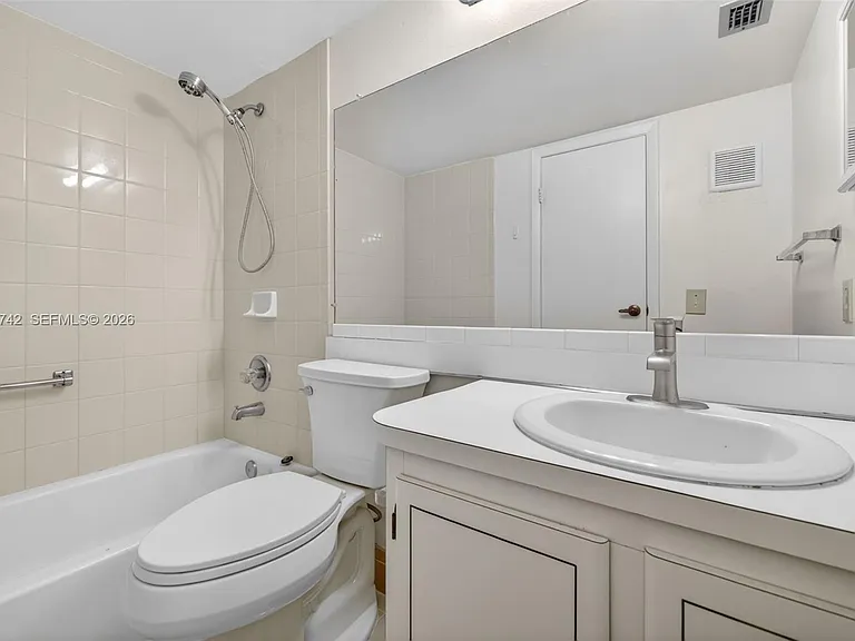 3100 W Rolling Hills Cir #303 — Photo 33