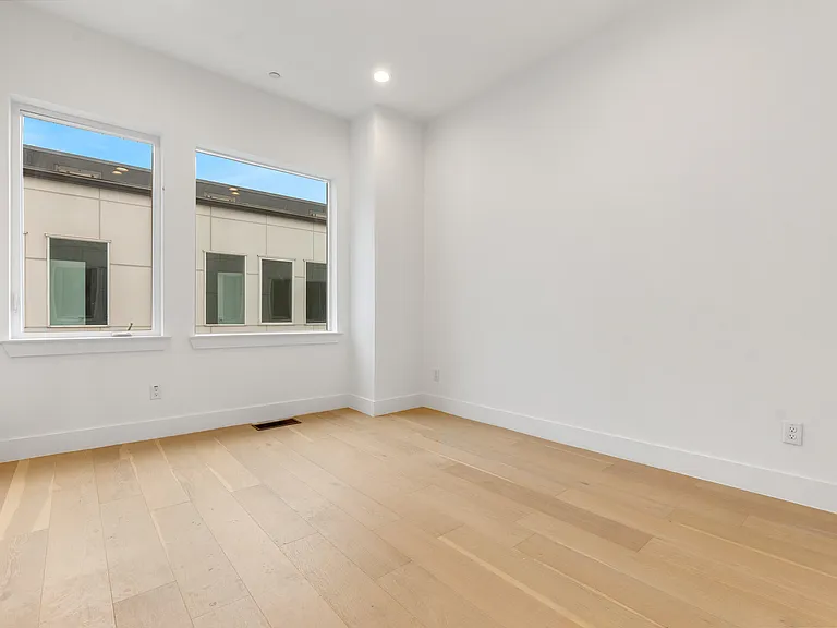 3915 N Hall St #103 — Photo 12