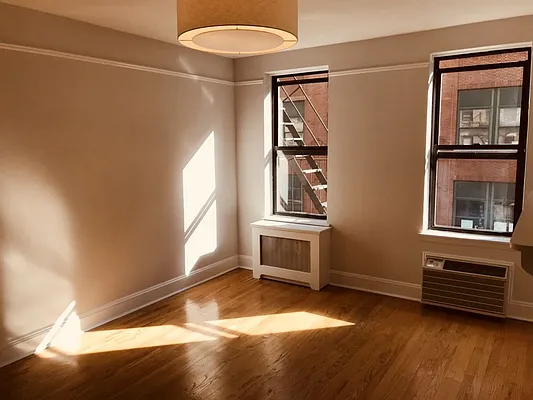 Rented by Metropolis Real Estate of Manhattan | media 46
