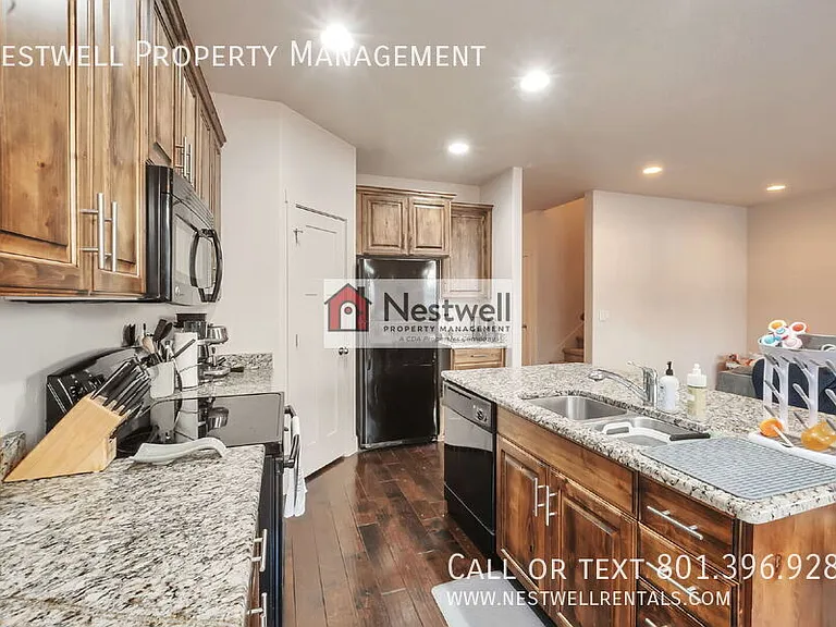 4159 N Fremont Dr — Photo 7