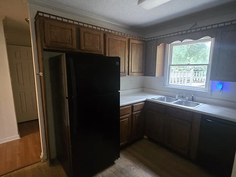 3490 Runnymeade Dr — Photo 6