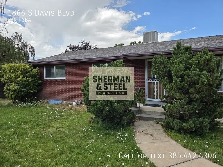 1866 S Davis Blvd — Photo 4