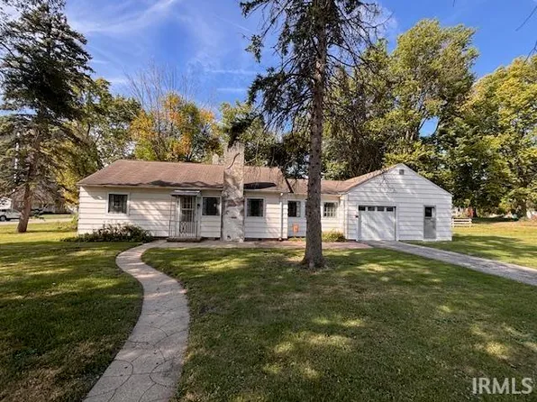 206 S Van Buren Ave, Fowler, IN 47944