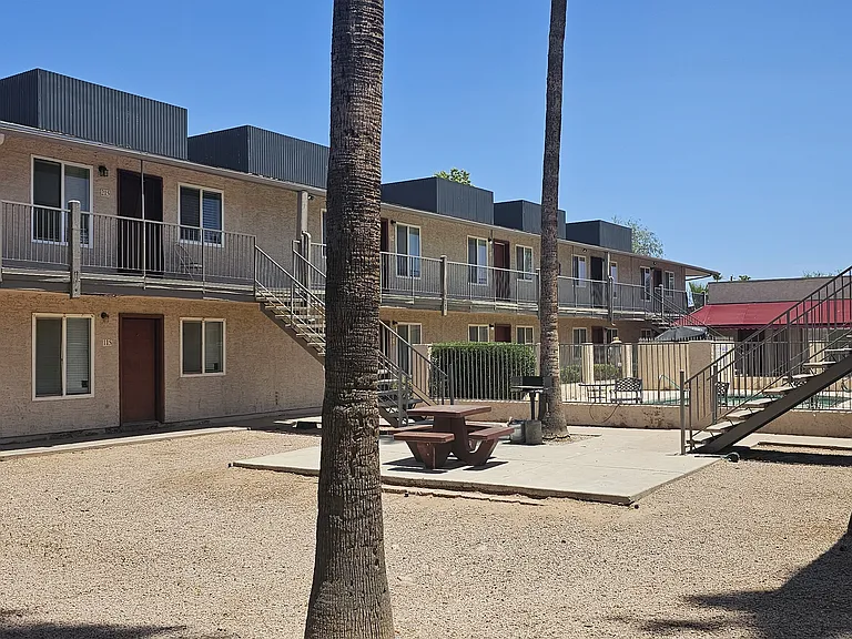 Hayden Terrace — Photo 9