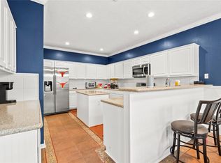 1289 El Camino Village Dr, Webster, TX 77598