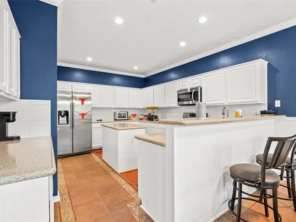 1289 El Camino Village Dr, Webster, TX 77598
