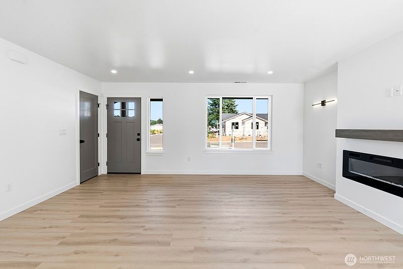 4th image of 7 Hobble Creek Street