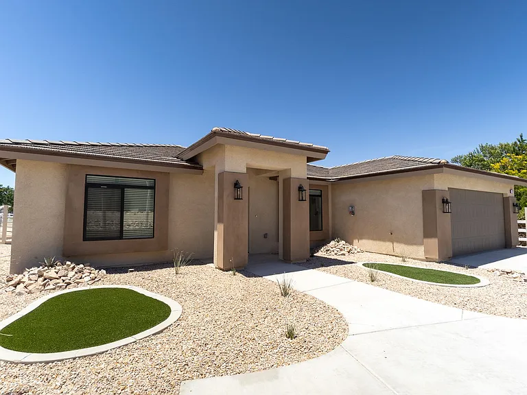 19025 Appaloosa Rd — Photo 1