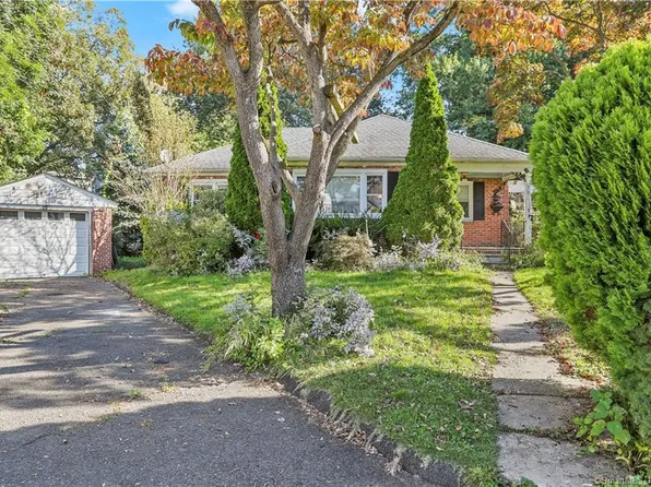 40 Winfield Court, Norwalk, CT 06855