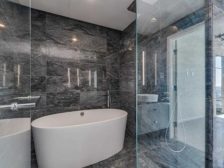 1151 Georgia St W #6001 — Photo 14