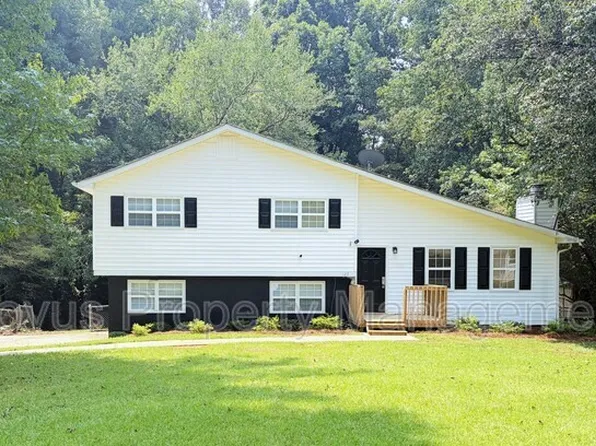 125 S Meadowcliff Cir, Carrollton, GA 30116