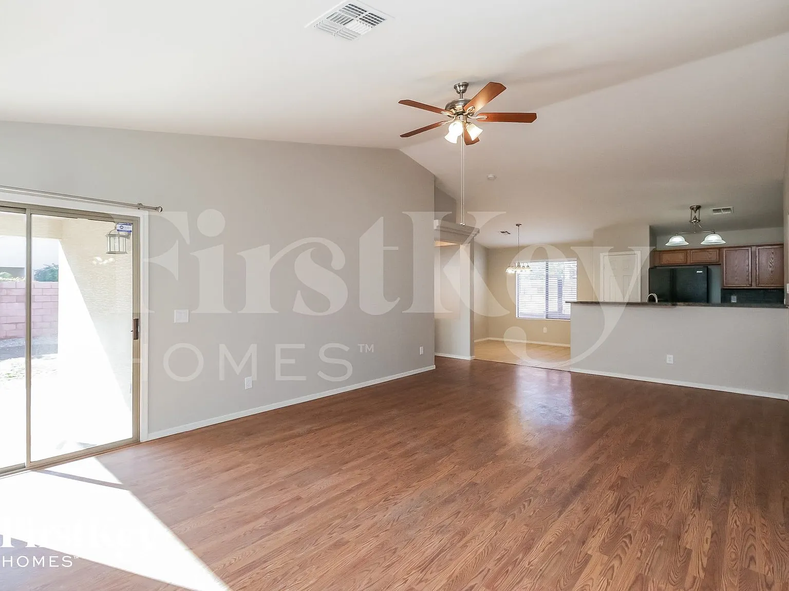 3 bed, 2.0 bath, 1521 sqft, $1,995 — Photo 3