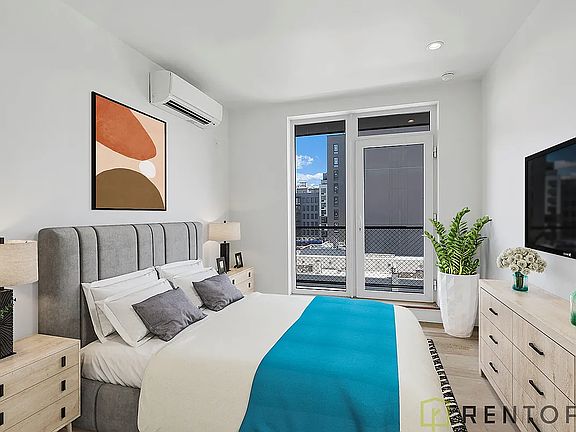 3rd image of 1875 Atlantic Ave #403N