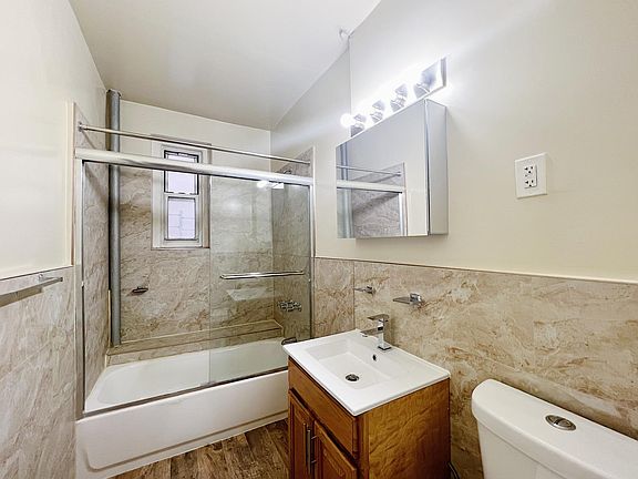 5th image of 14050 Ash Ave APT 1