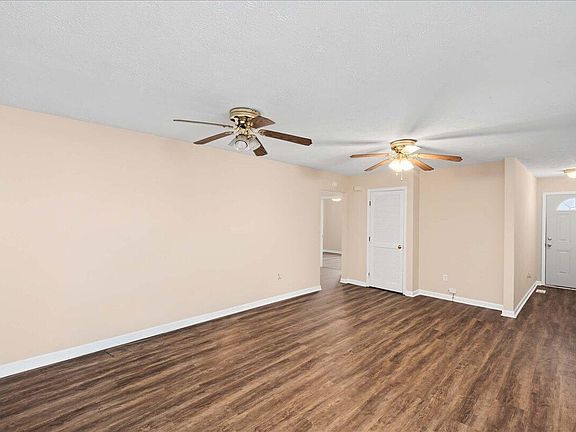 4th image of 230 Donalynn Dr