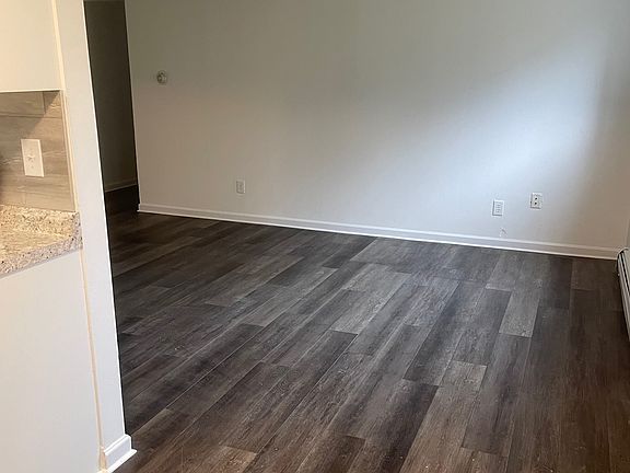 3rd image of 595 Wagner Dr #2