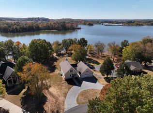 412 Backstrom Hts, Eddyville, KY 42038