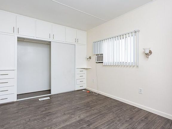 5th image of 1924 E Sheridan Ave E #41