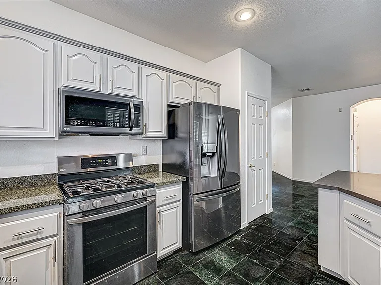 900 Royal Plum Ln — Photo 24