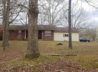 310 Meadow Grove Ln, Florence, AL 35633