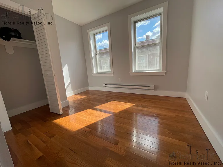 Charter St — Photo 18
