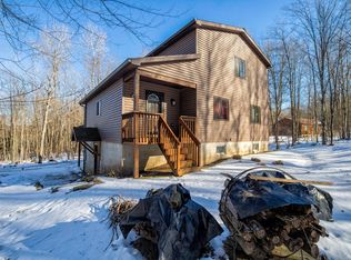 15 Deerfoot Cir, Lake Ariel, PA 18436