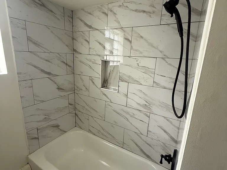 1712 N 35th Ave #2 — Photo 5