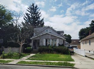 1069 Concord St, Franklin Square, NY 11010