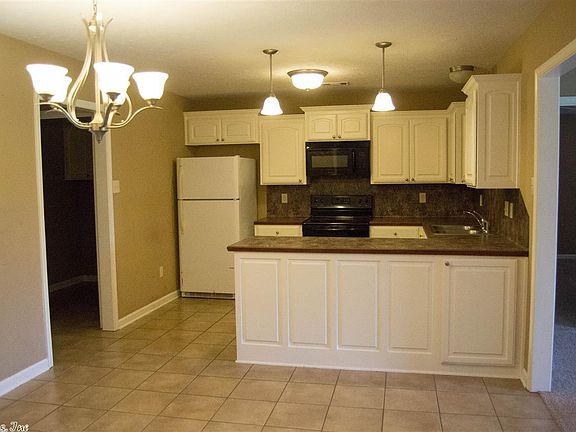 5th image of 70 Willow Lake Dr