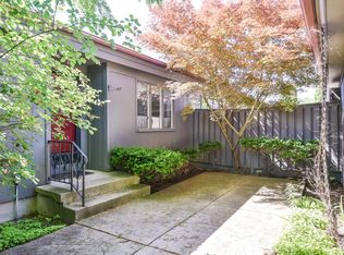 5964 Parview Dr SE, Grand Rapids, MI 49546