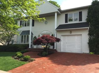 10 Francis Pl, Staten Island, NY 10304