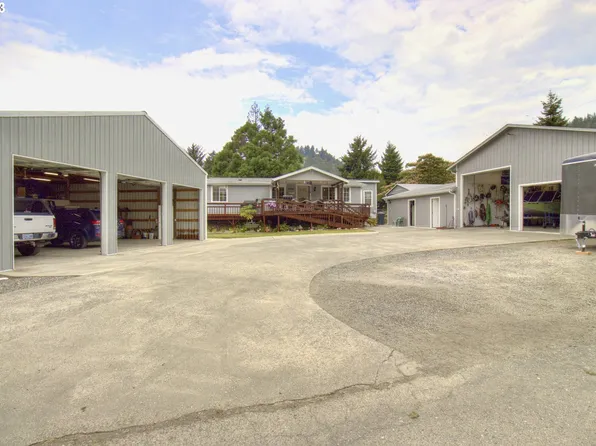 97080 Bluebird Ln, Gold Beach, OR 97444