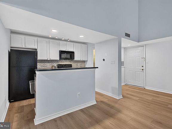 5th image of 12160 Penderview Ter APT 1133