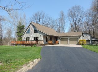 2075 E Coggins Rd, Pinconning, MI 48650