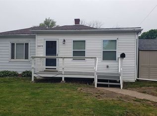2400 Barker St, Clinton, IA 52732