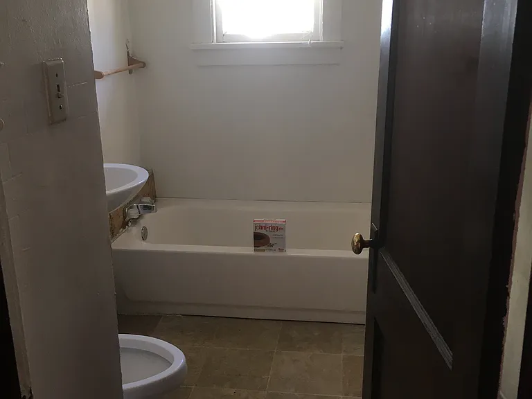 633 Clay St — Photo 6